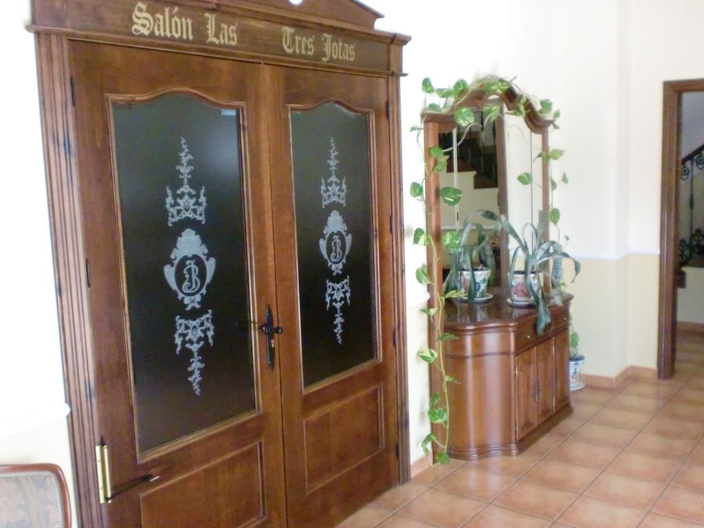 Hostal Las Tres Jotas Alcaracejos Dış mekan fotoğraf