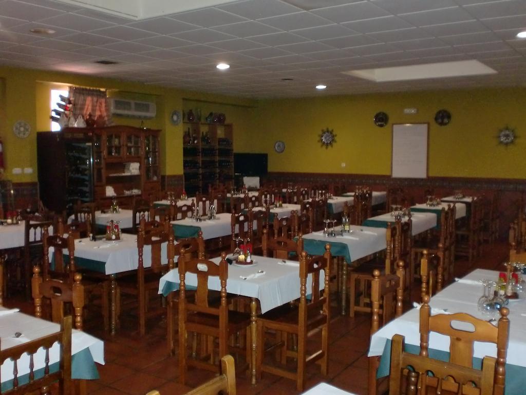Hostal Las Tres Jotas Alcaracejos Dış mekan fotoğraf